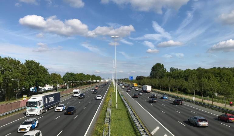 ultrafijnstof snelweg met verkeer