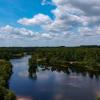 Landschap met meer en bomen